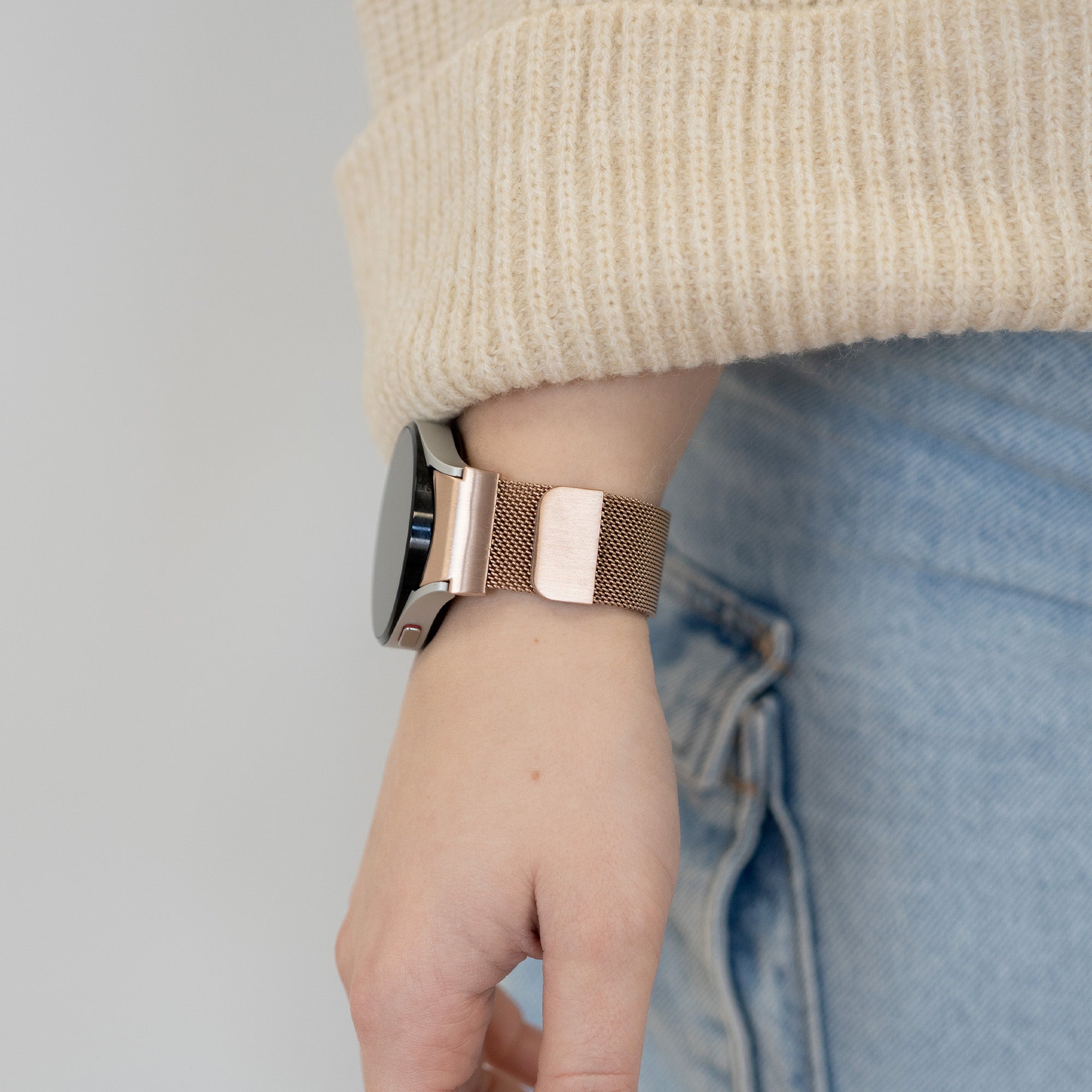 Samsung Galaxy Watch 4 40mm Rose Gold Milanese Strap One Push Clasp