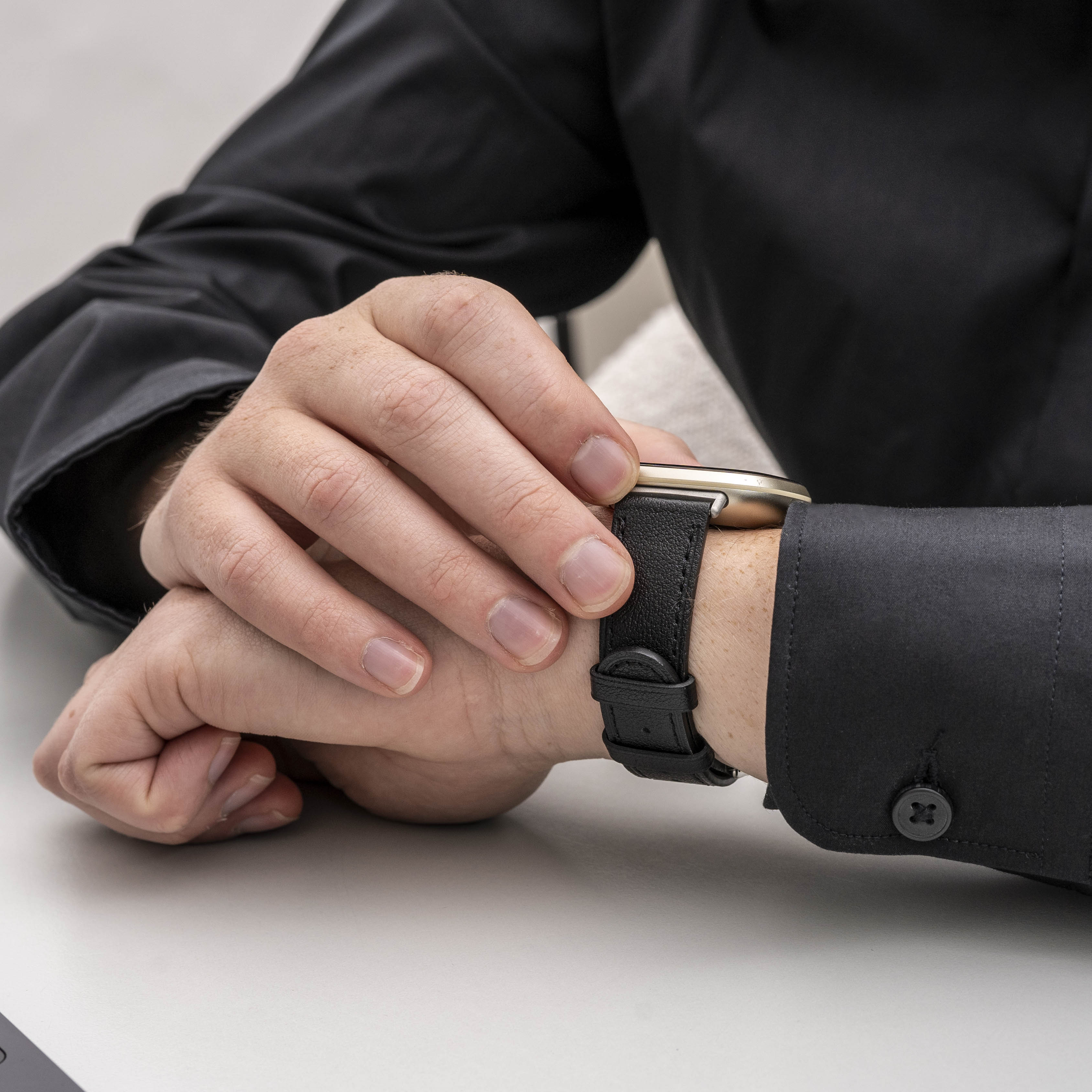 Smooth Black Leather Band Replacement For Fitbit Versa 3
