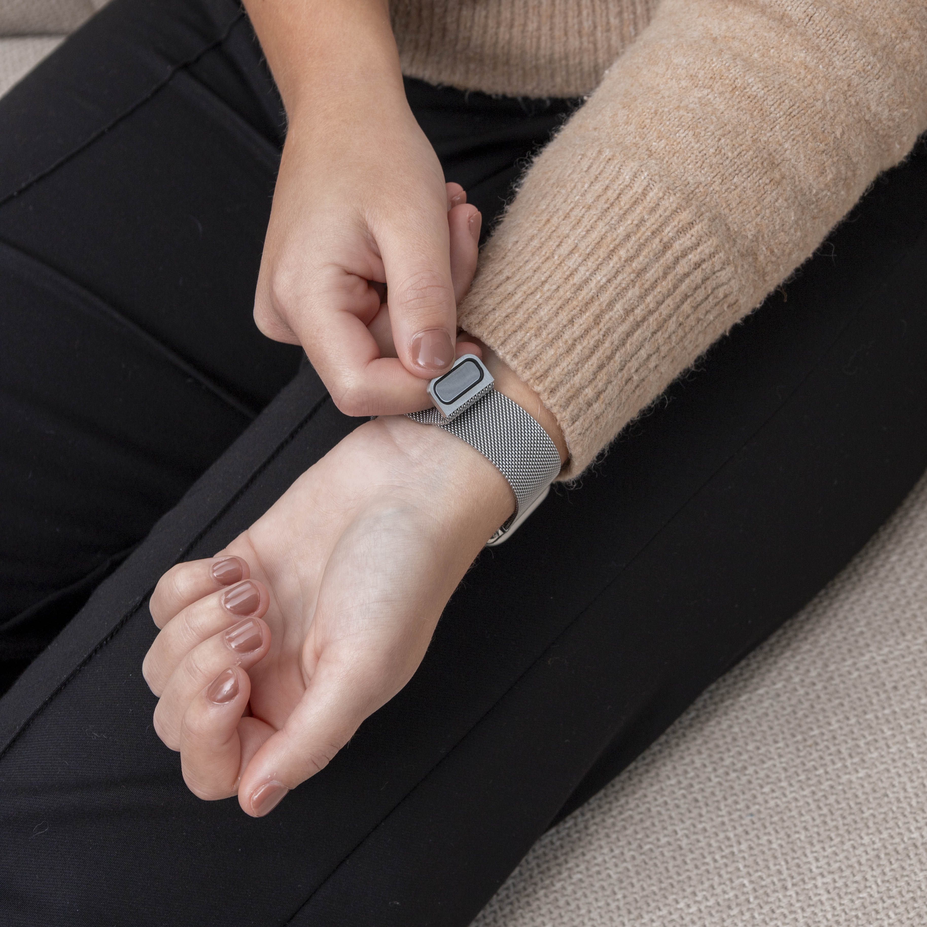 Fitbit Inspire 3 Silver Finish Milanese Band Edition