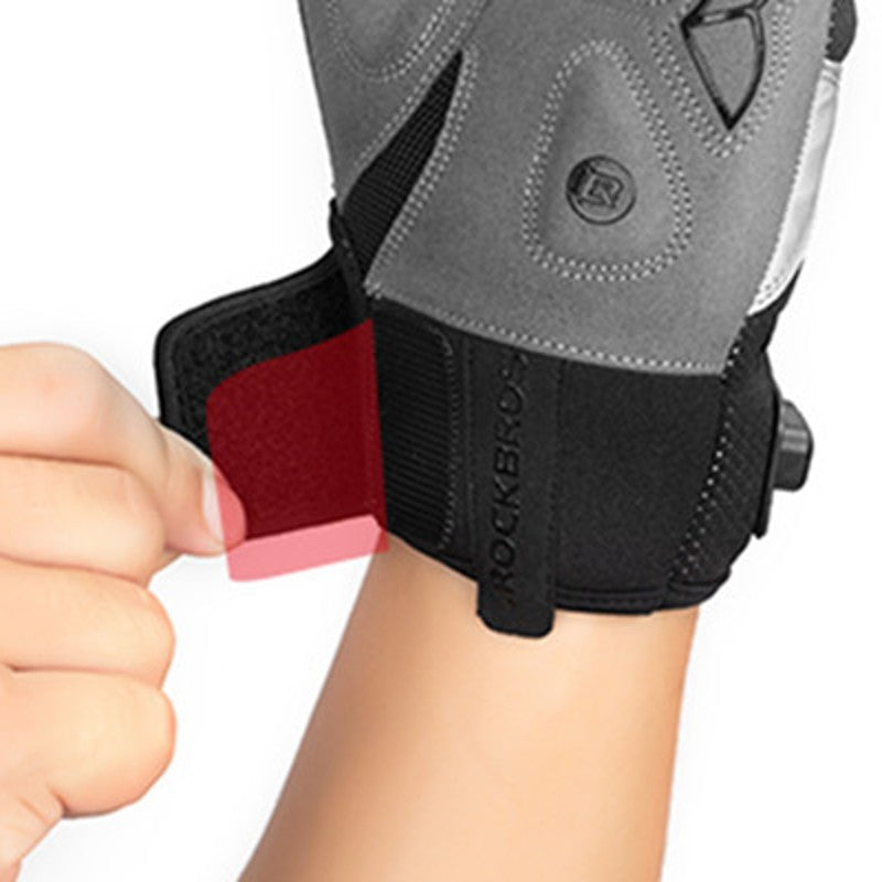 Heated Gloves With Touchscreen Tips And Reflective Strips