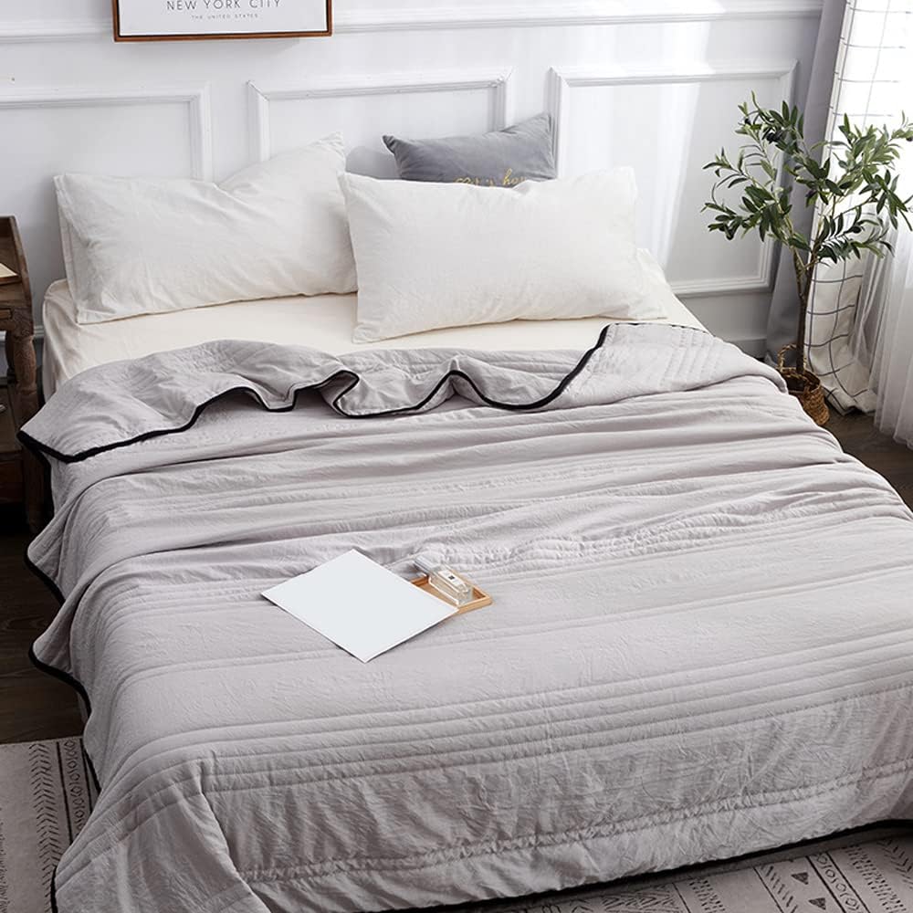 EverChill Cooling Blanket For Hot Sleepers With Moisture-Wicking Fabric