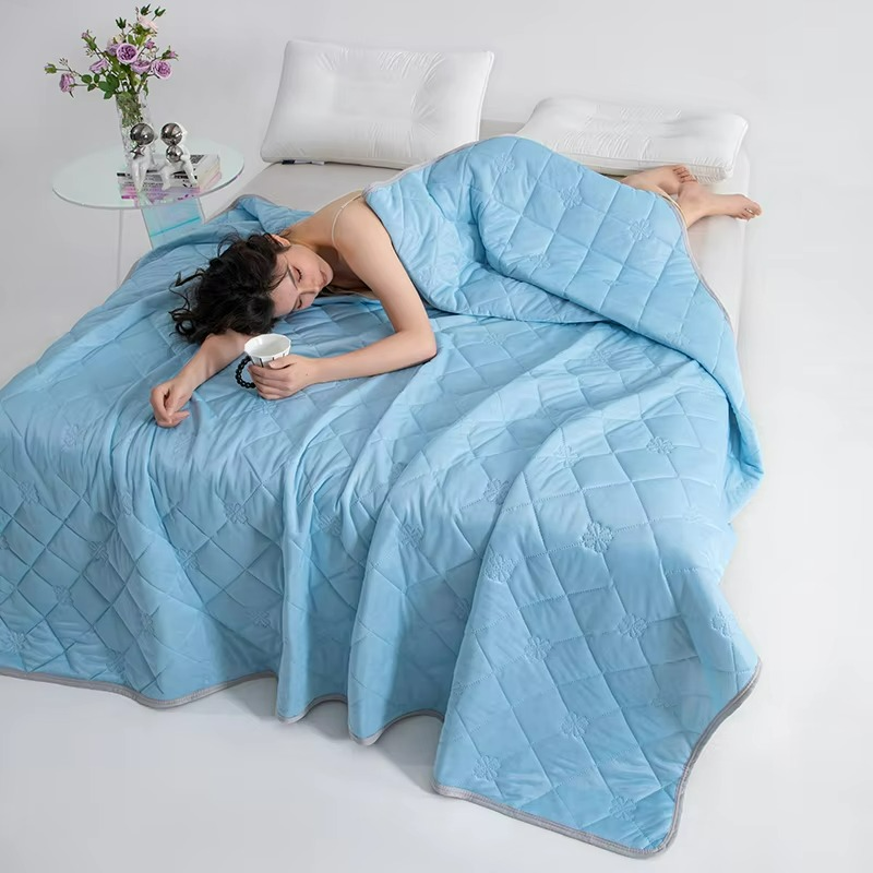 Summer Cooling Duvet With Lightweight Cotton And Dual Sided Fabric
