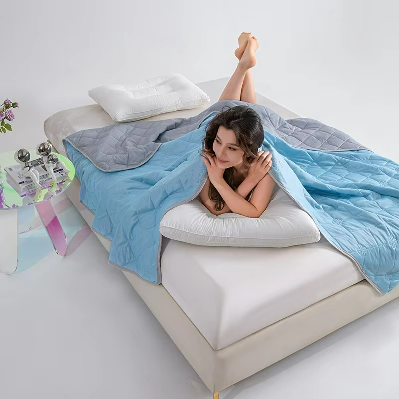 Summer Cooling Duvet With Lightweight Cotton And Dual Sided Fabric