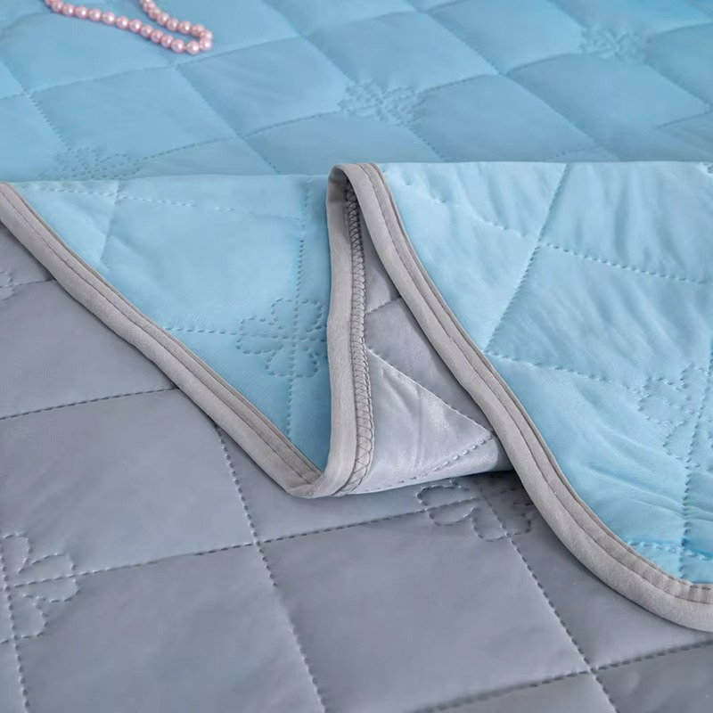 Summer Cooling Duvet With Lightweight Cotton And Dual Sided Fabric