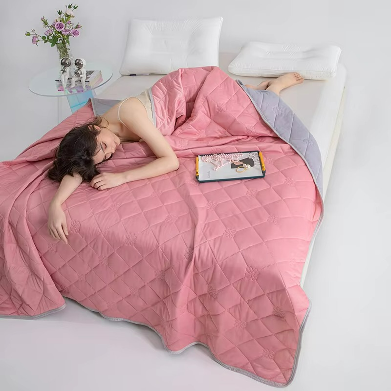 Summer Cooling Duvet With Lightweight Cotton And Dual Sided Fabric