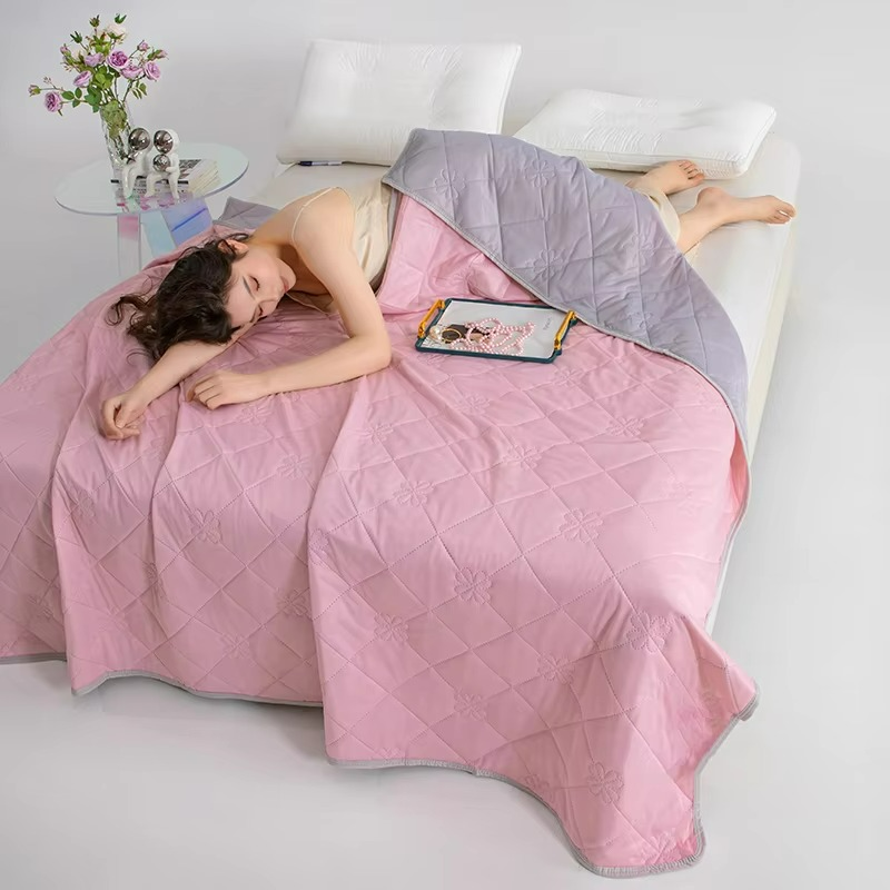 Summer Cooling Duvet With Lightweight Cotton And Dual Sided Fabric