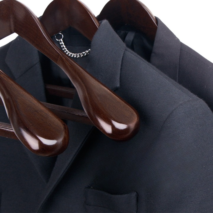 Elegant Collection Wooden Hangers With Curved Design For Garment Shape Preservation
