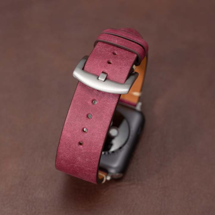 Premium Leather Strap For Apple Watch With Timeless Craftsmanship