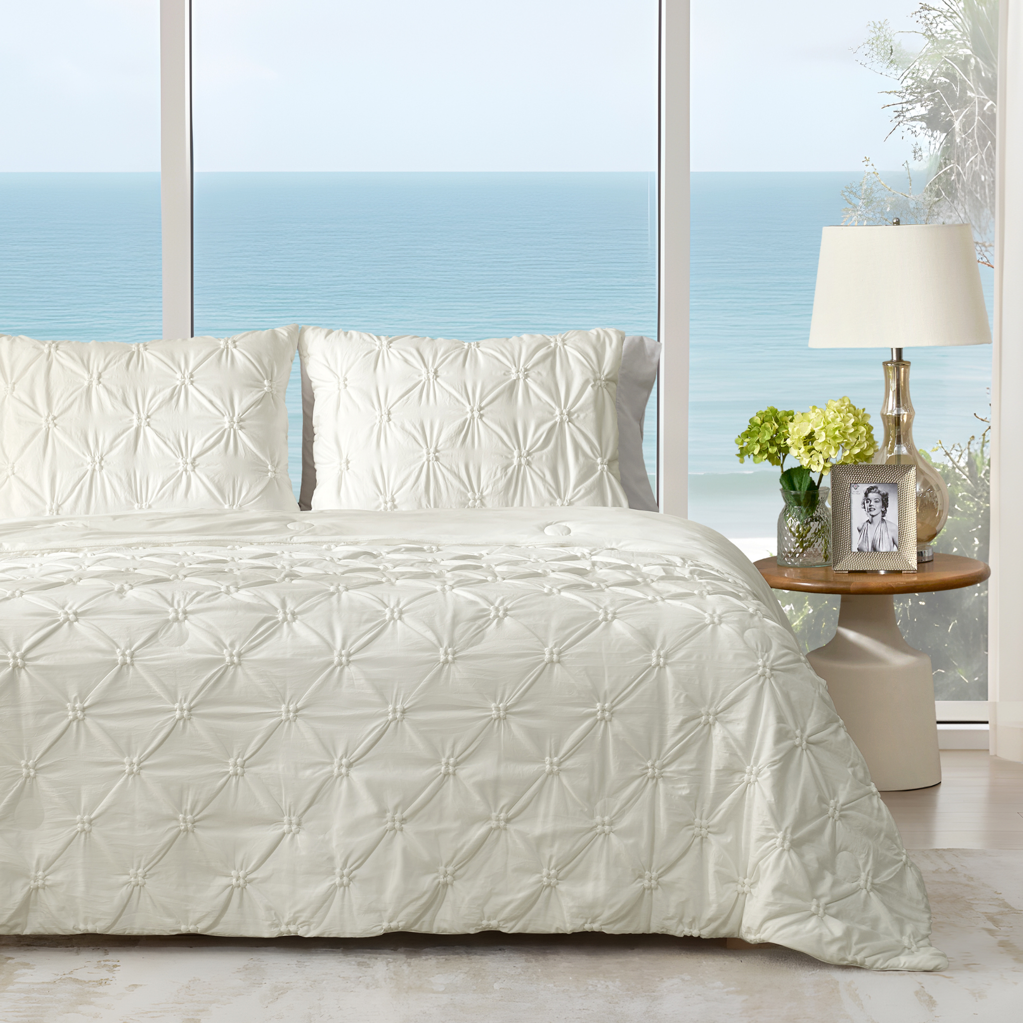 Elegant Pintuck Cooling Comforter With Breathable And Lightweight Design