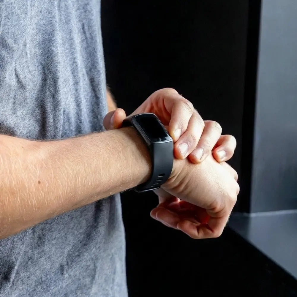 Fitbit Charge 5 Black Silicone Replacement Band For All Day Comfort