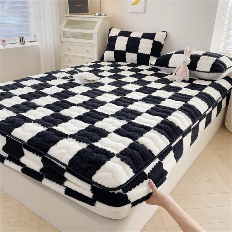 FlannelDream Velvet Fitted Sheet With Deep Pocket For All Seasons