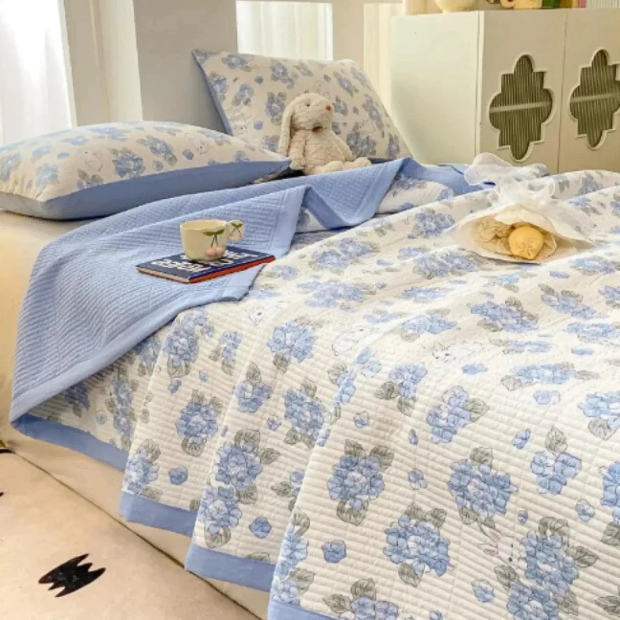 Floral Bedding Set With Soft Microfiber Duvet Covers And Hidden Zipper Year-Round Comfort