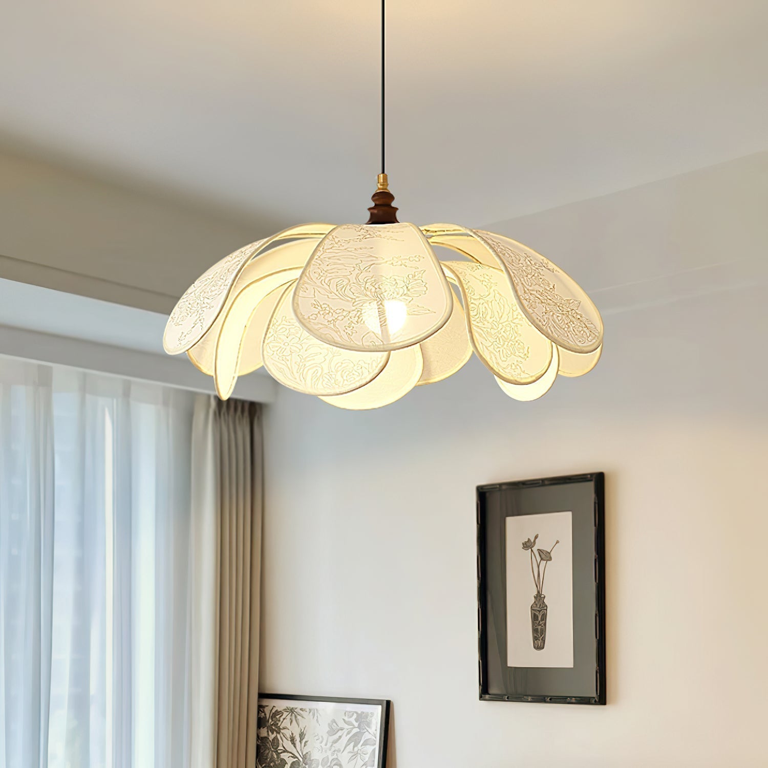 Liora Bloom Floral Ceiling Pendant With Modern Design E26/E27 LED Compatible