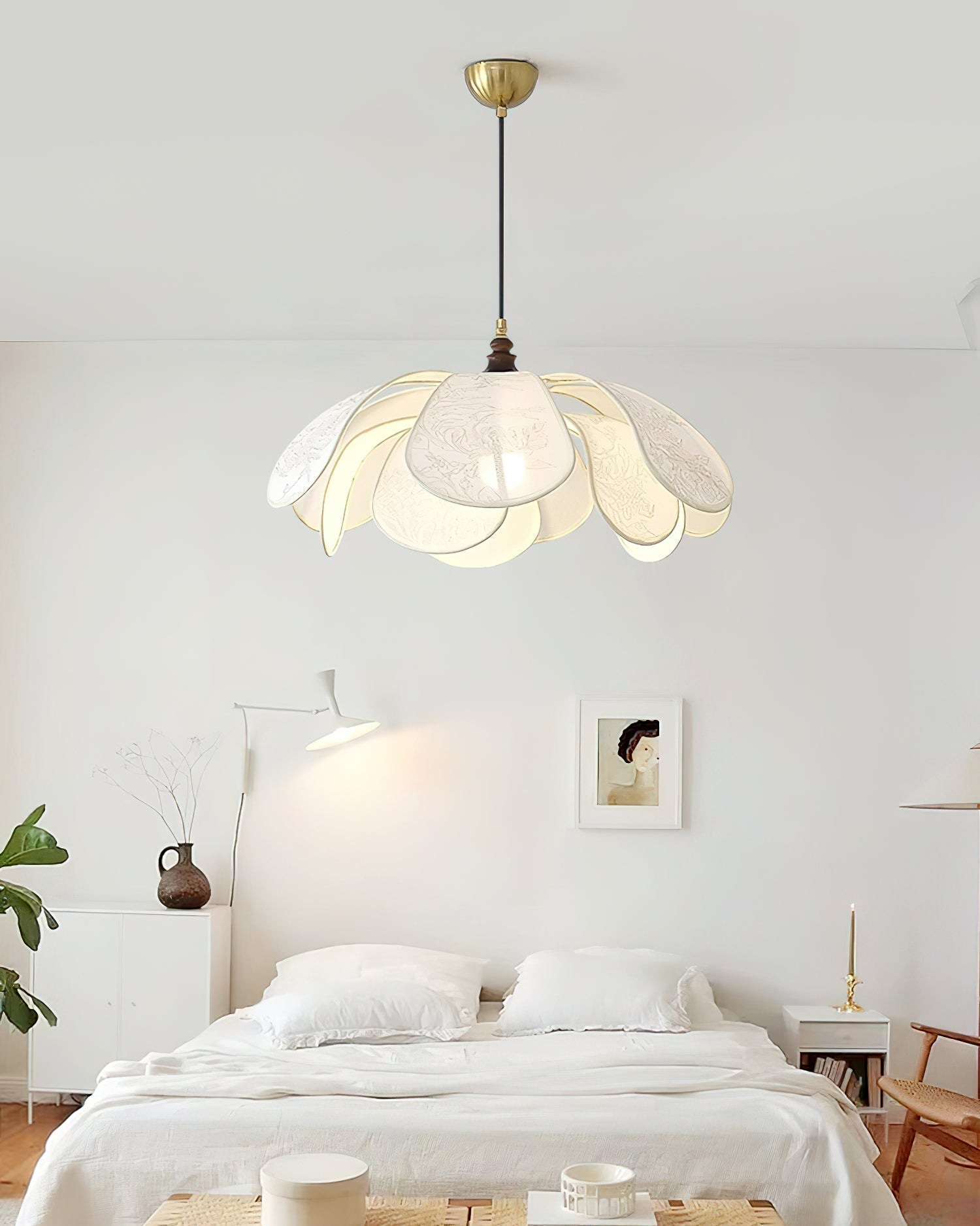 Liora Bloom Floral Ceiling Pendant With Modern Design E26/E27 LED Compatible