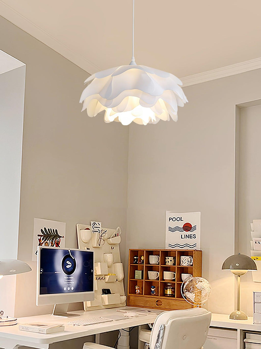 White Beautiful Blossom Pendant Light For Warm Home Ambience