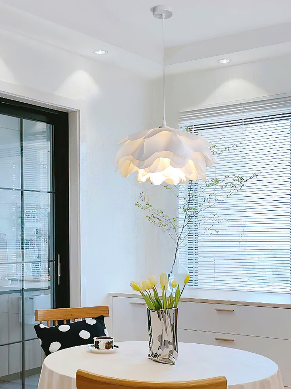 White Beautiful Blossom Pendant Light For Warm Home Ambience