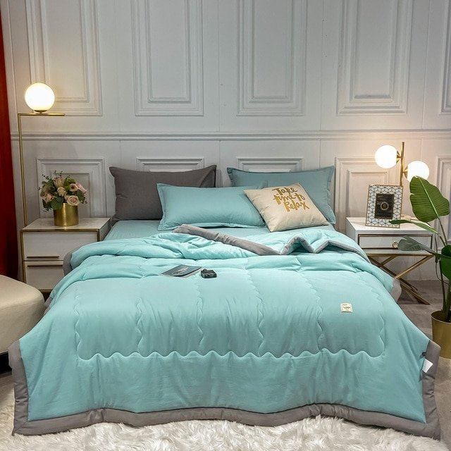 Layla Breathable Summer Blanket With Moisture Regulation For Cool Comfort