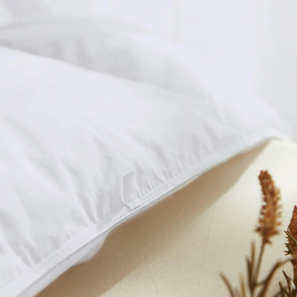 Luxurious Goose Down Duvet With Pinch Pleat For All-Season Comfort