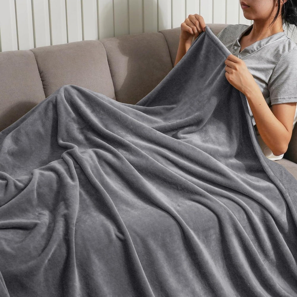Luxurious Reversible Fleece Blanket With Soft Texture For All Season Comfort