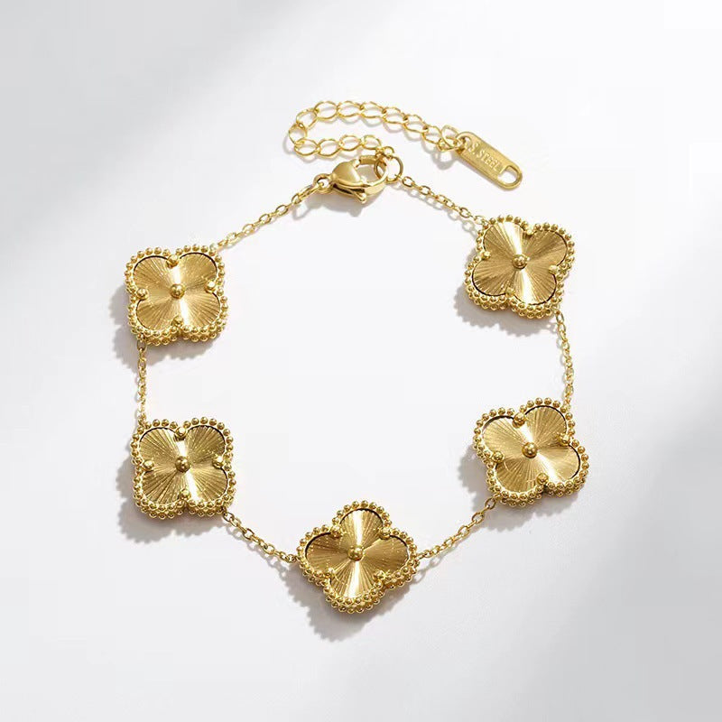 Nature's Charm Adjustable Chain Clover Bracelet For Timeless Style