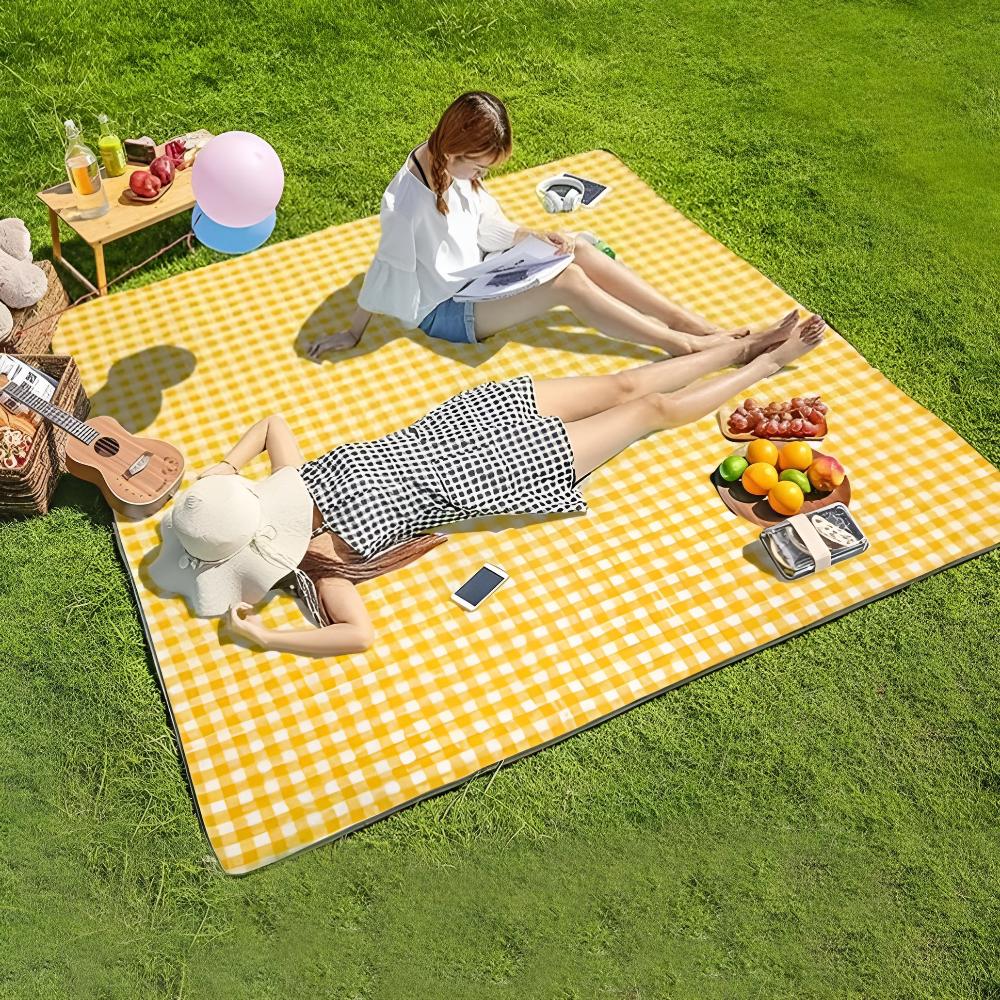 Outdoor Comfort Foldable Waterproof Lightweight Picnic Blanket For Outdoor Adventures