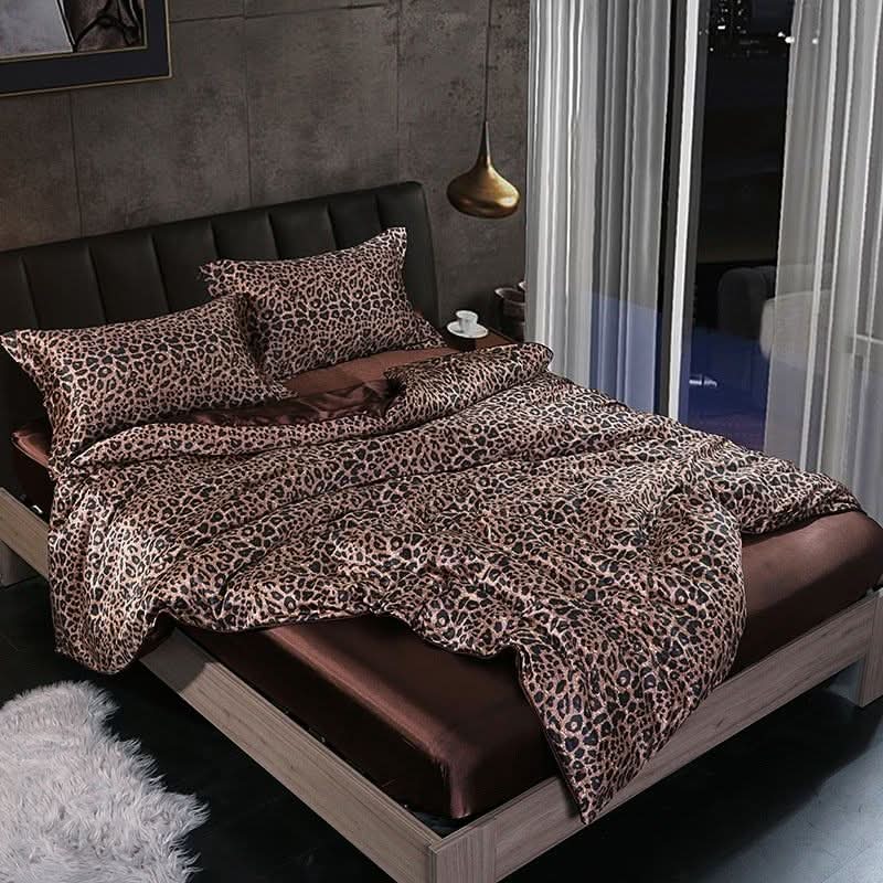 Luxe Silk Satin Set With Duvet Cover 4-Piece Bedding For Comfort
