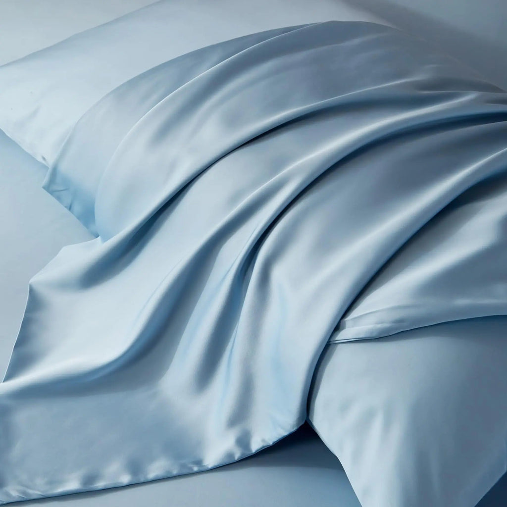Silky Cooling Duvet Cover Set In Bamboo Fiber With Zipper Closure