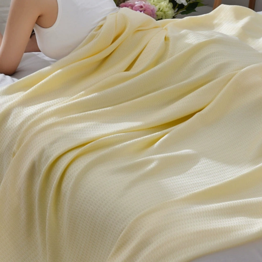 Summer Breeze Bamboo Fabric Cooling Blanket For Hot Sleepers