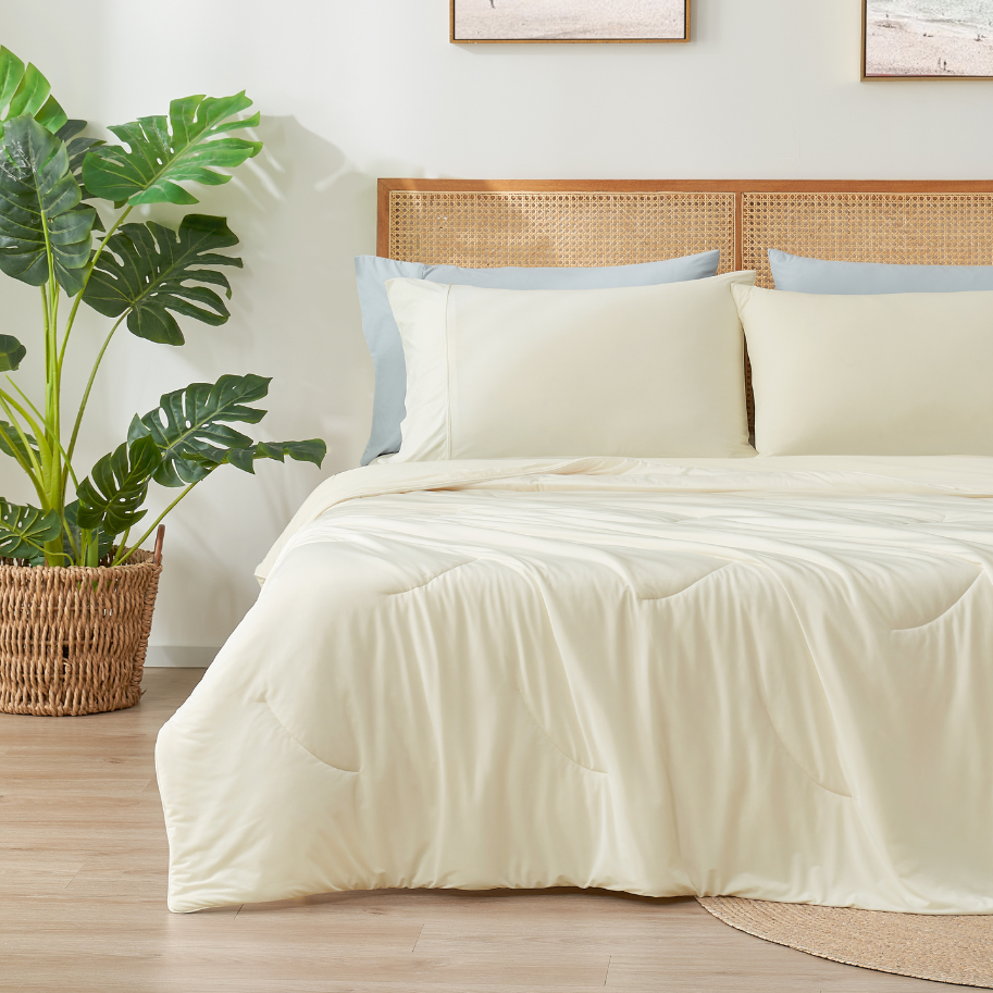 Ultra Cooling Comforter With Dual-Sided Construction For All-Season Comfort