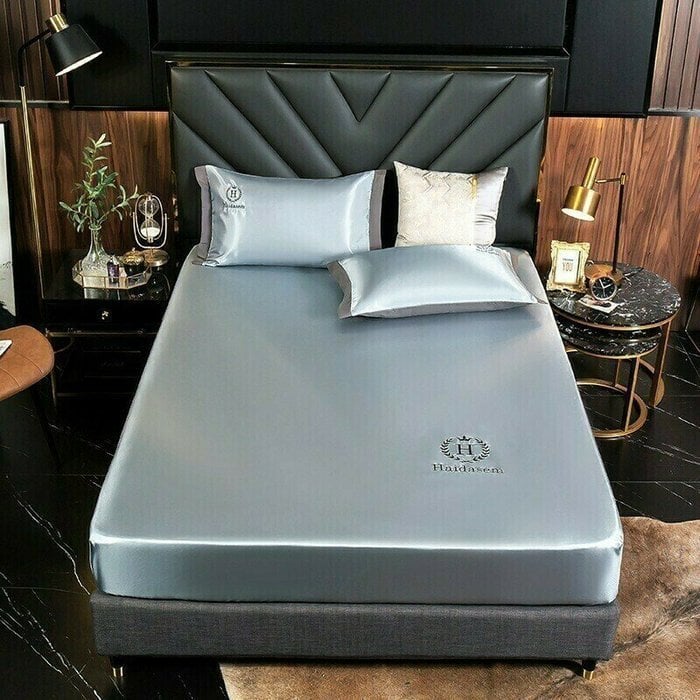 VelvetDream Silk Sheets With Deep Pockets For All-Season Comfort