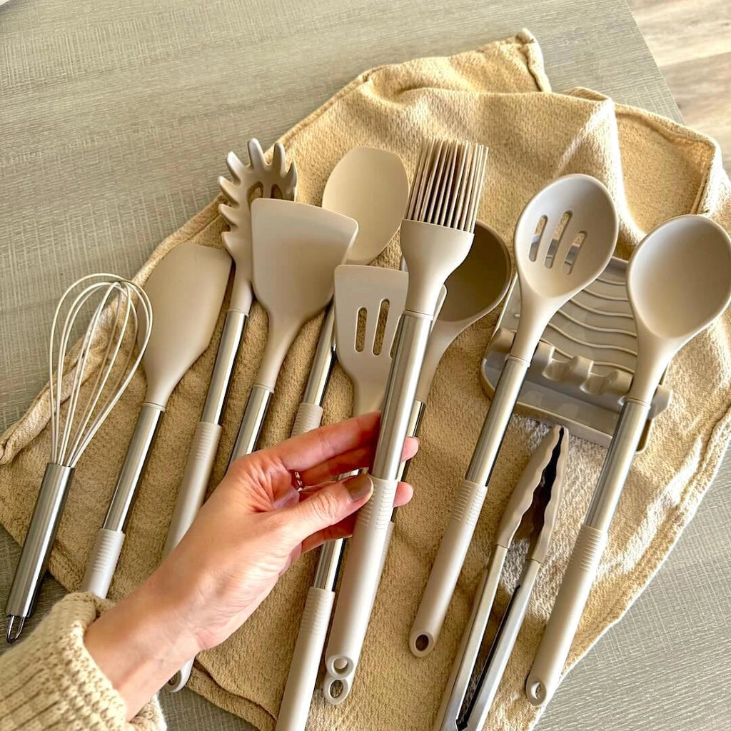 Versatile Silicone Utensil Set With 12 Essential Tools Heat Resistant And Nonstick