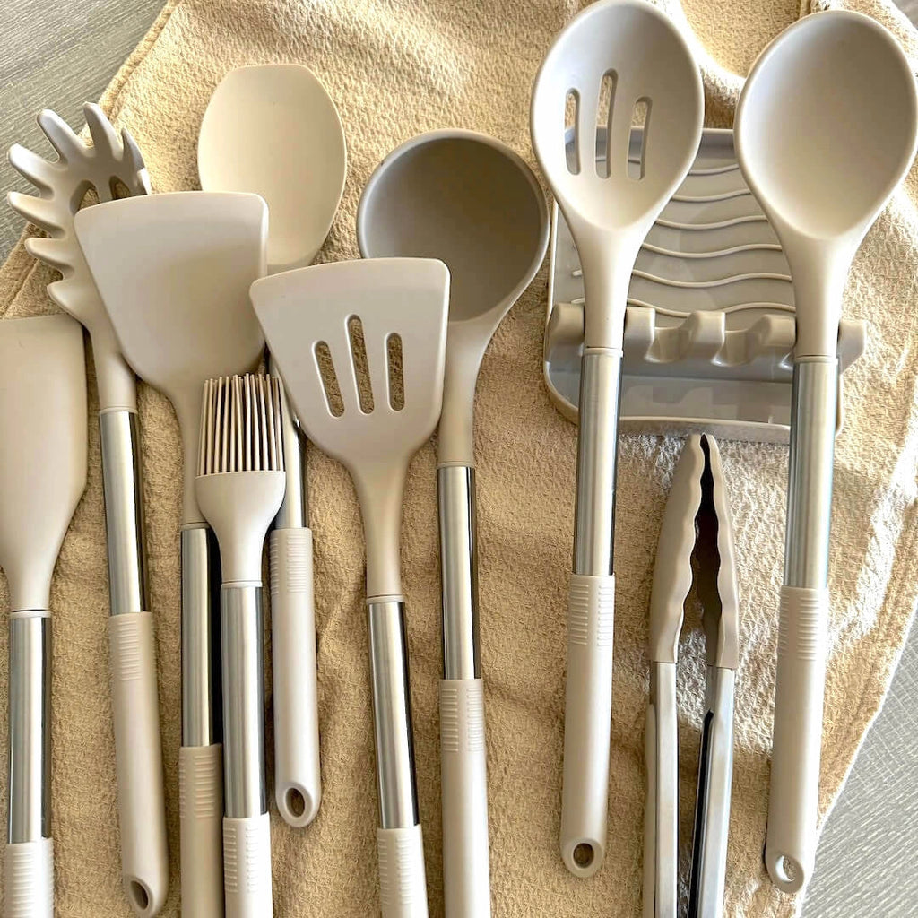 Versatile Silicone Utensil Set With 12 Essential Tools Heat Resistant And Nonstick