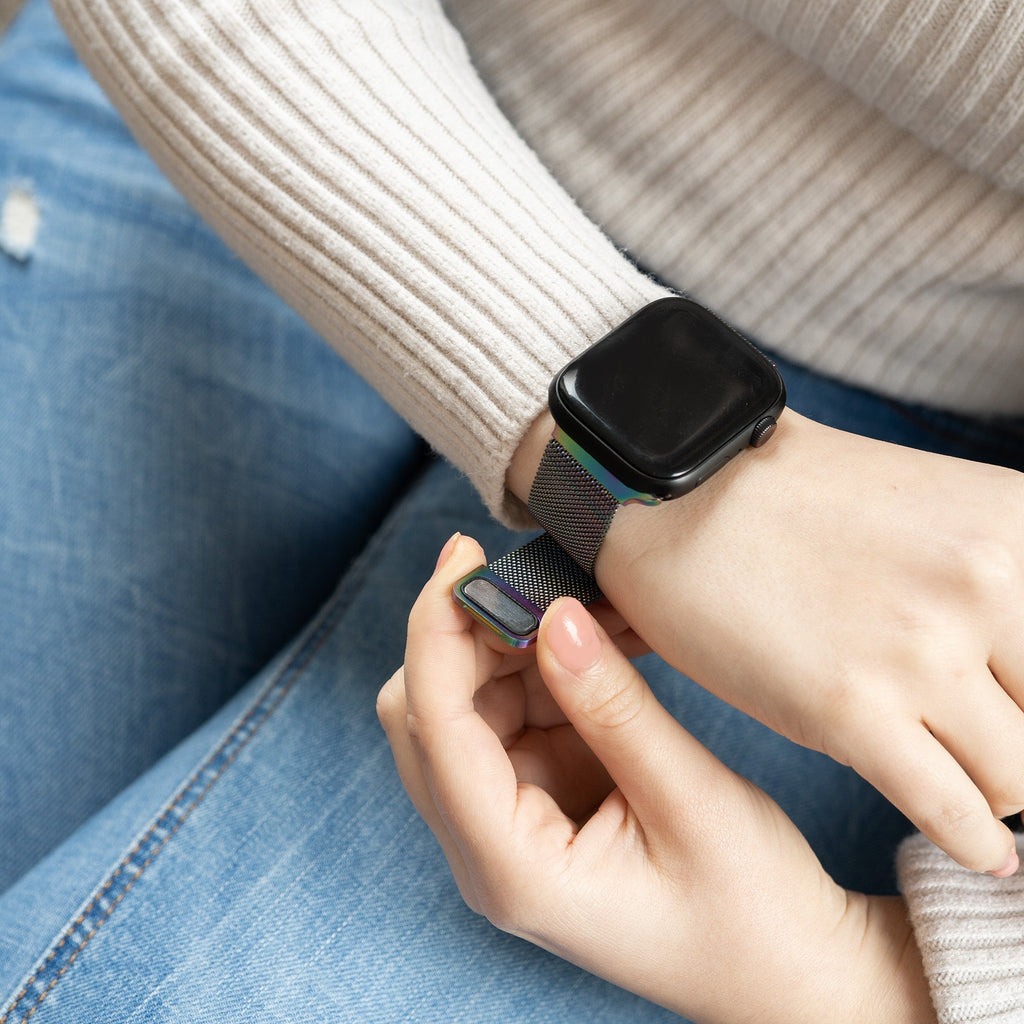 Apple Watch Milanese Band Featuring Pearlescent Finish