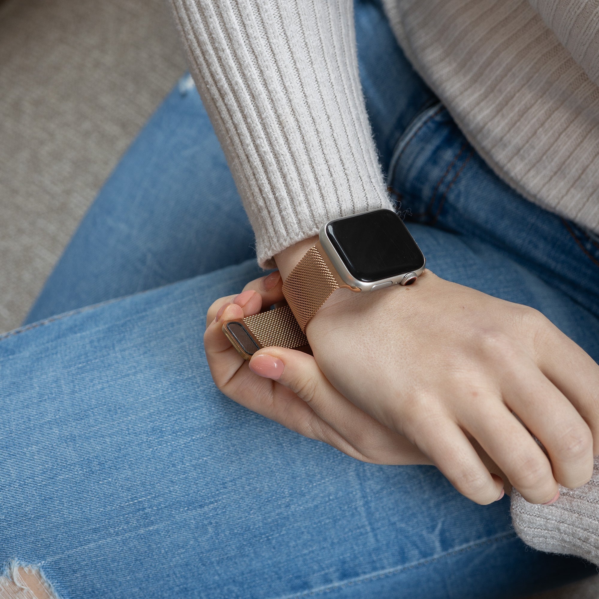 Apple Watch Rose Gold Milanese Band Finished In Elegant Style