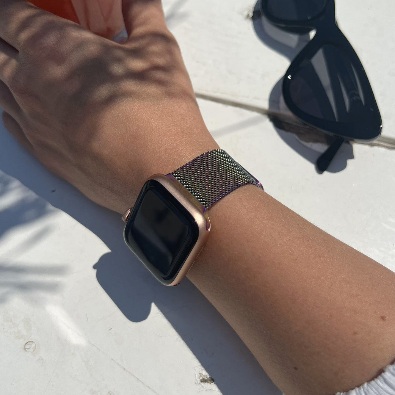 Apple Watch Milanese Band Featuring Pearlescent Finish