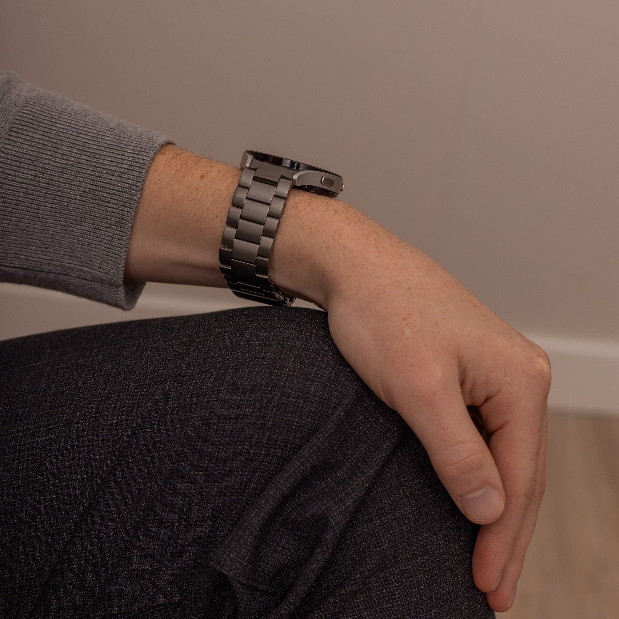 Samsung Galaxy Watch 7 Graphite Titanium Band 44mm
