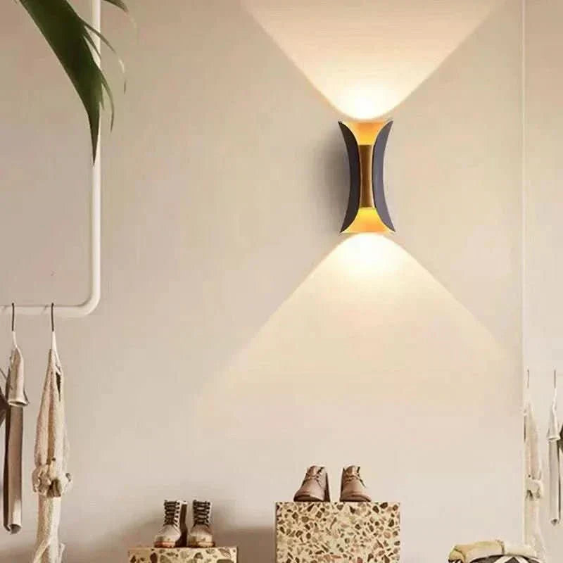 LumaCurve Arched Exterior LED Wall Lamp IP65 Weatherproof