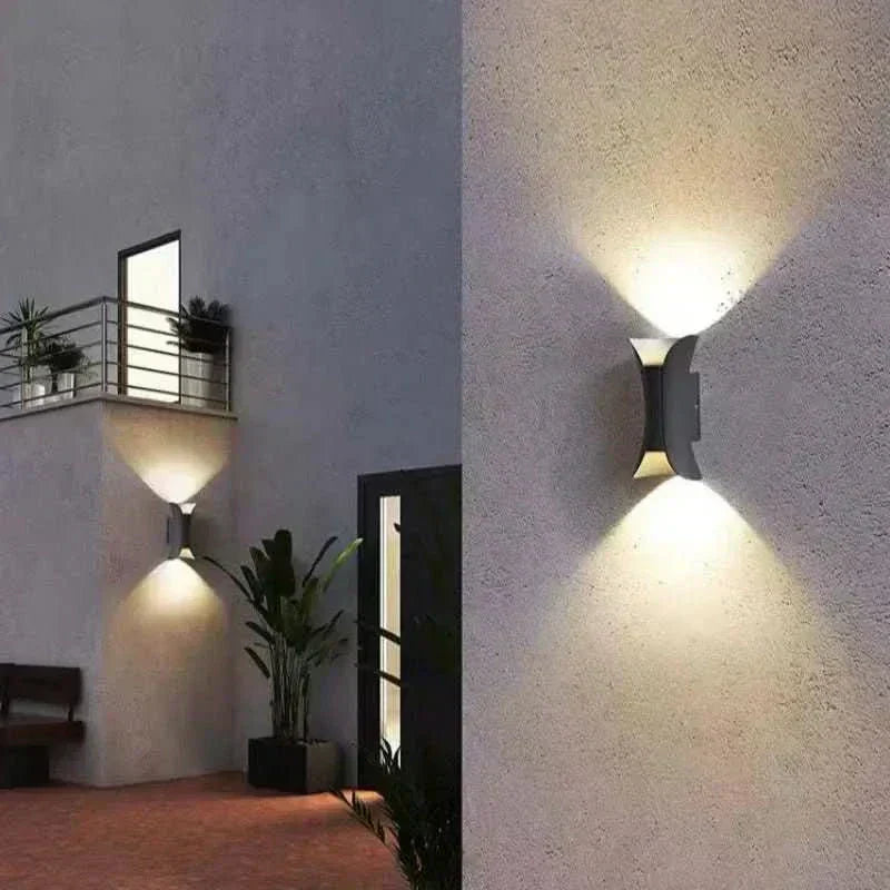 LumaCurve Arched Exterior LED Wall Lamp IP65 Weatherproof