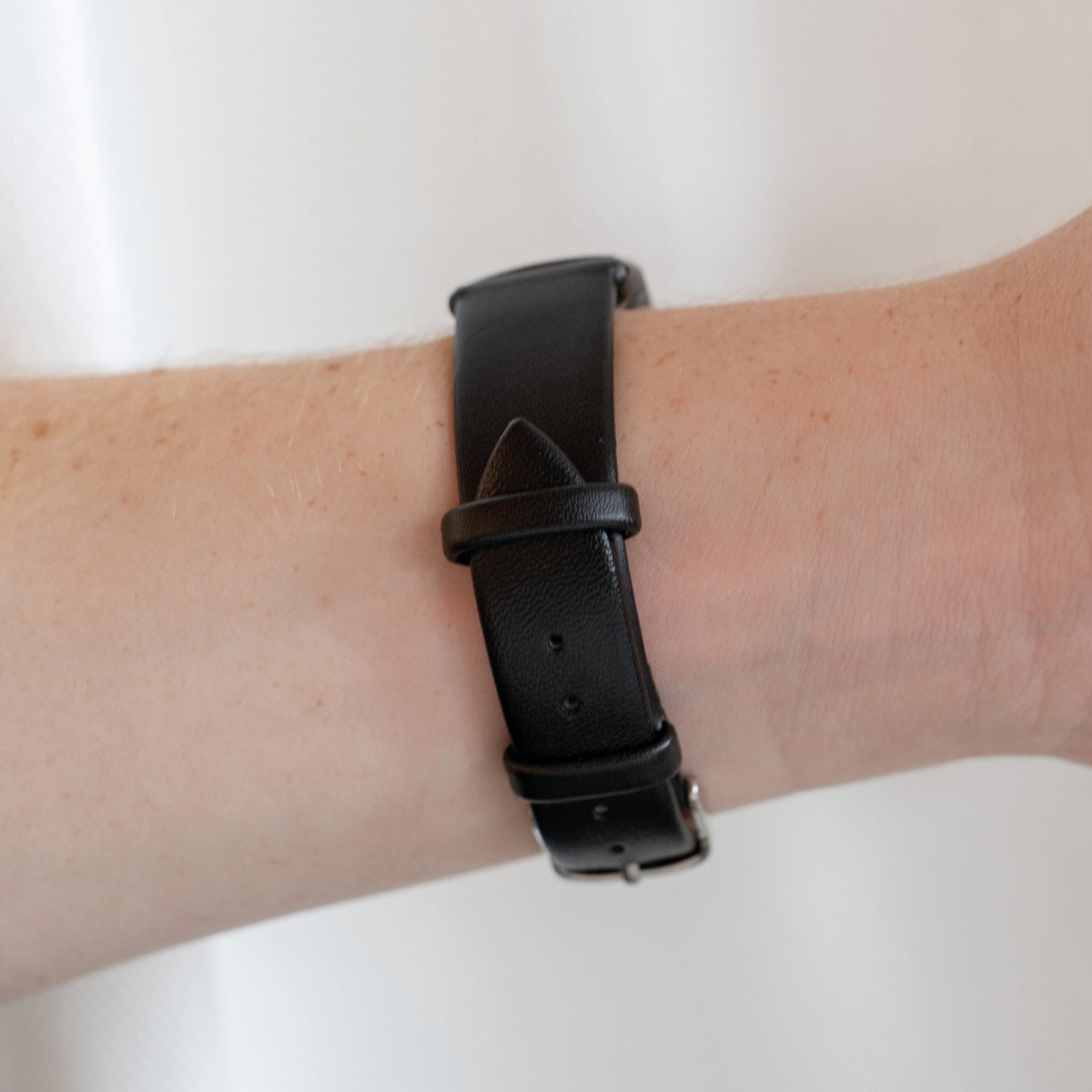 Timeless Black Leather Strap For Fitbit Charge 5 Band